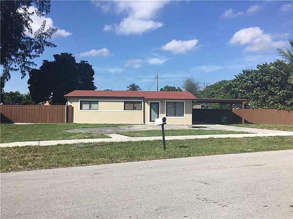 4th image of 15700 NW 39th Ct