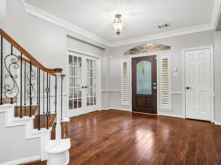 11 Winrock Pl — Photo 16