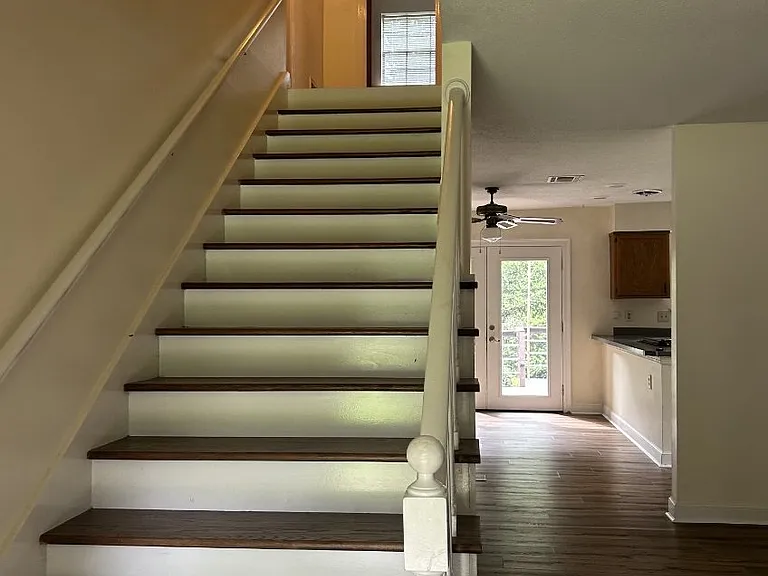 715 Colbert St — Photo 3