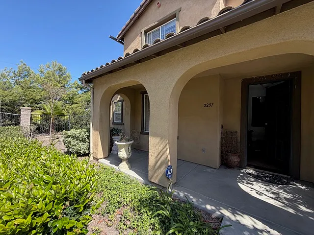 2297 Treetop Ln — Photo 30