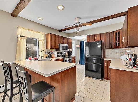 2nd image of 332 Birch Hl