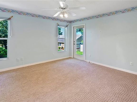 4th image of 2430 Lakeview Ave