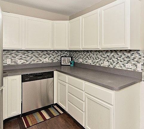 4th image of 2905 N Pine St