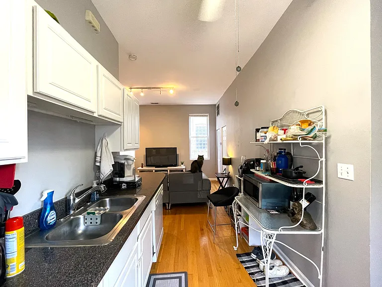 744 N Wolcott Ave #2F — Photo 20