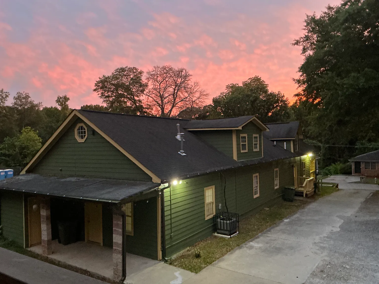3 bed, 1050 sqft, $1,400 — Photo 1