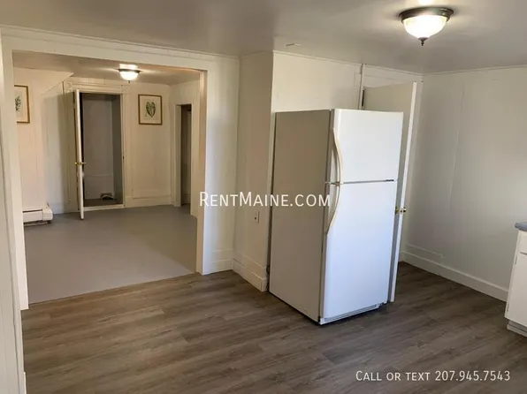 97 Center St APT 2, Bangor, ME 04401