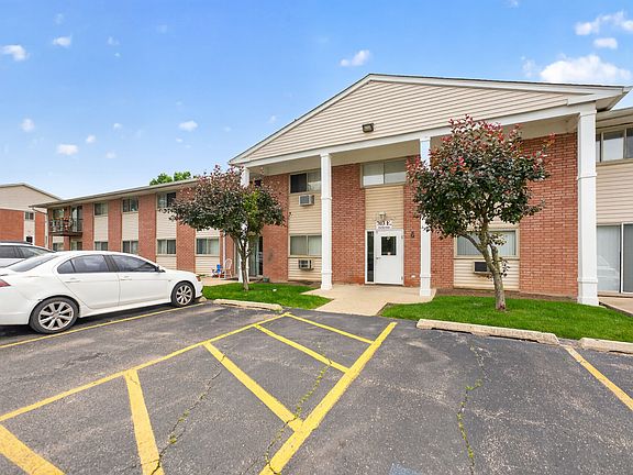 2nd image of 703 E Fullerton Ave #207