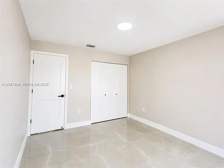 14124 Kendale Lakes Cir #Townhouse 14124 — Photo 33