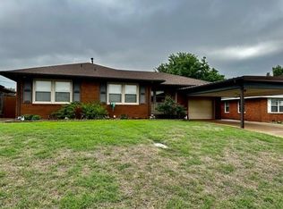 1204 Barker Rd, Clinton, OK 73601