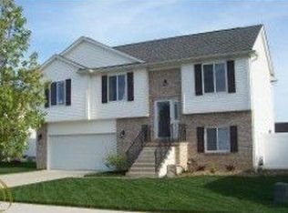 8862 Railwood Dr, Newport, MI 48166
