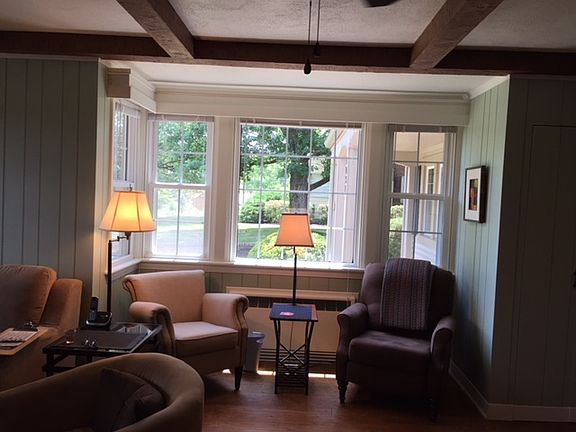 Living Room/Bay window nook