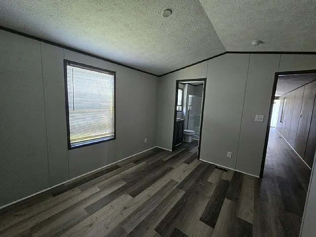 3 bed, 2.0 bath, 924 sqft, $1,780 — Photo 3