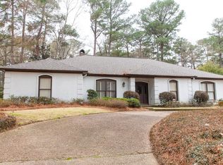 5475 Kaywood Dr, Jackson, MS 39211