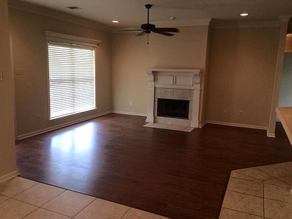 3rd image of 147 Legend Creek Dr
