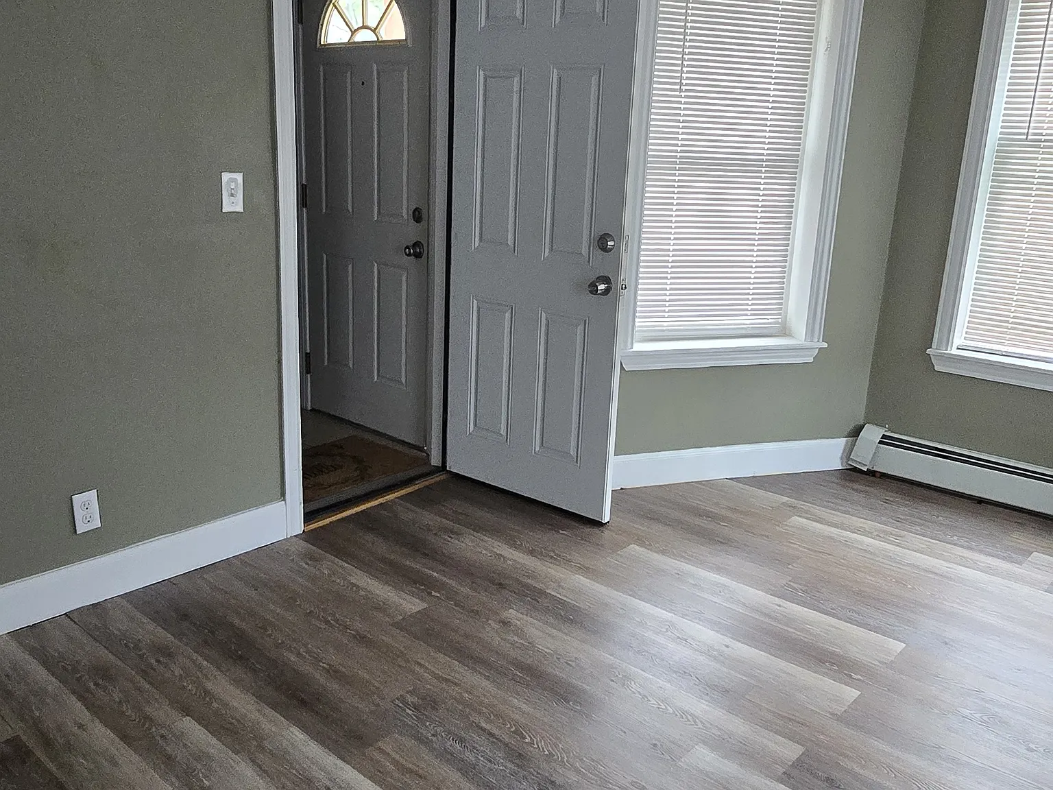 2 bed, 1100 sqft, $2,100 — Photo 3