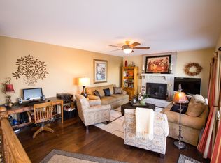 950 Milford St, Cary, IL 60013