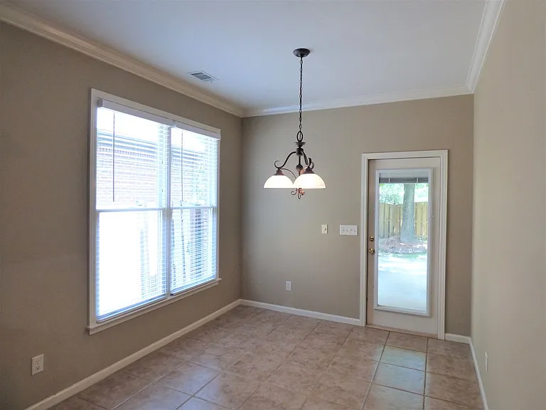 3770 Abbeyglen Way — Photo 7