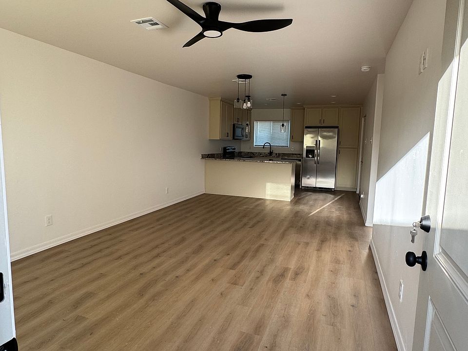 1st image of 128 W Fulton St #1