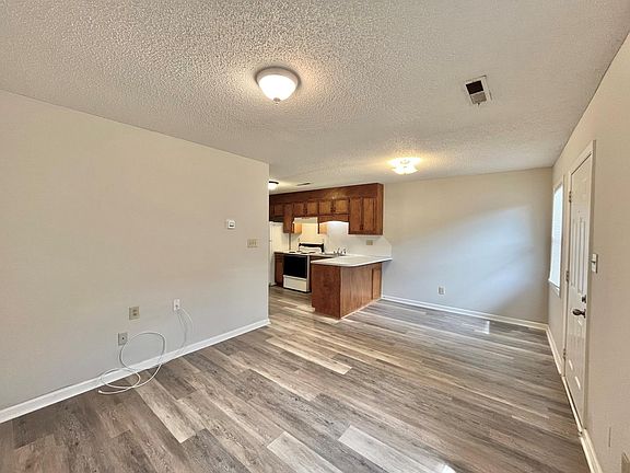 3rd image of 412 Killian Ave #5
