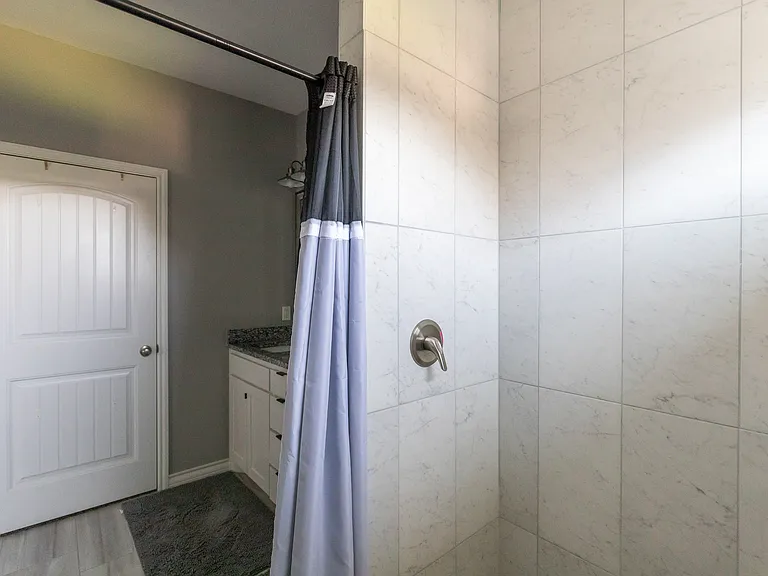 3126 Oakley St — Photo 16