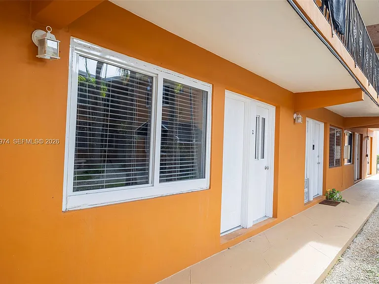 7901 SW 64th Ave #2 — Photo 17