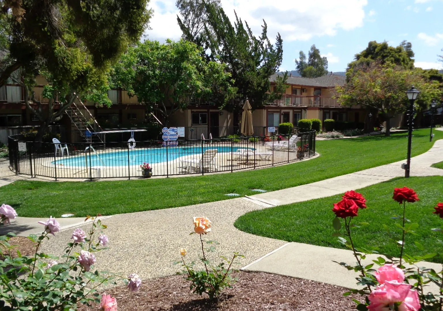 Mira Loma Apartments — Photo 2