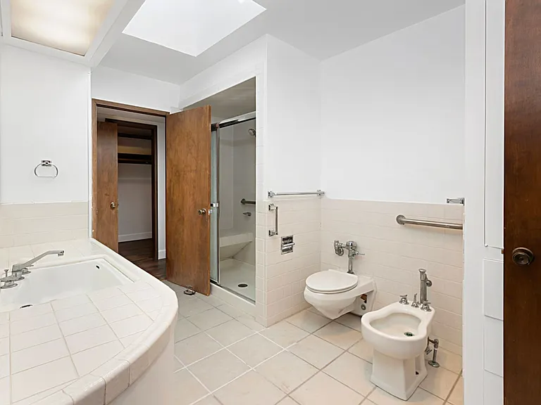 4495 Brighton Ave — Photo 25