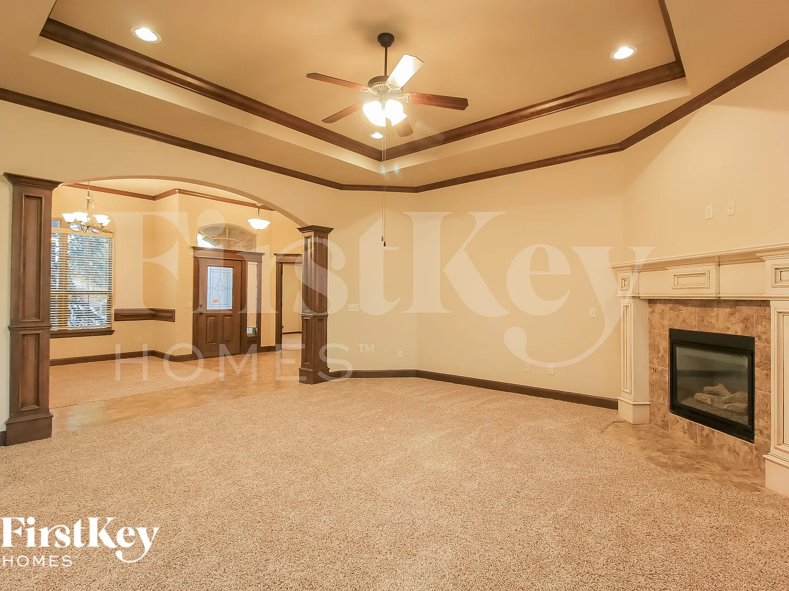 3 bed, 2.0 bath, 2182 sqft, $2,305 — Photo 3