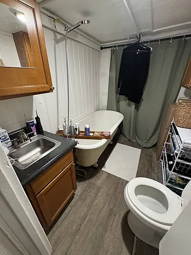 Floor plan Large basement studio with clawfoot tub