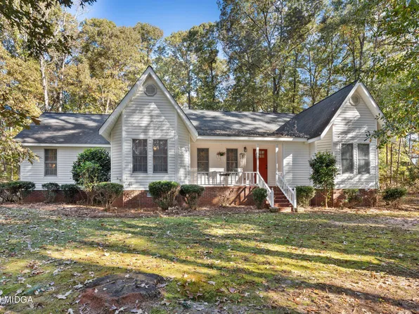 1372 Plantation Dr, Sandersville, GA 31082