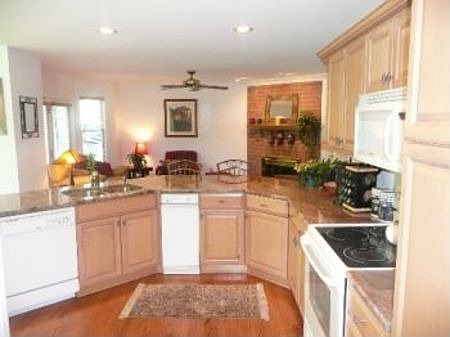4th image of 3811 Saint Clair Ct