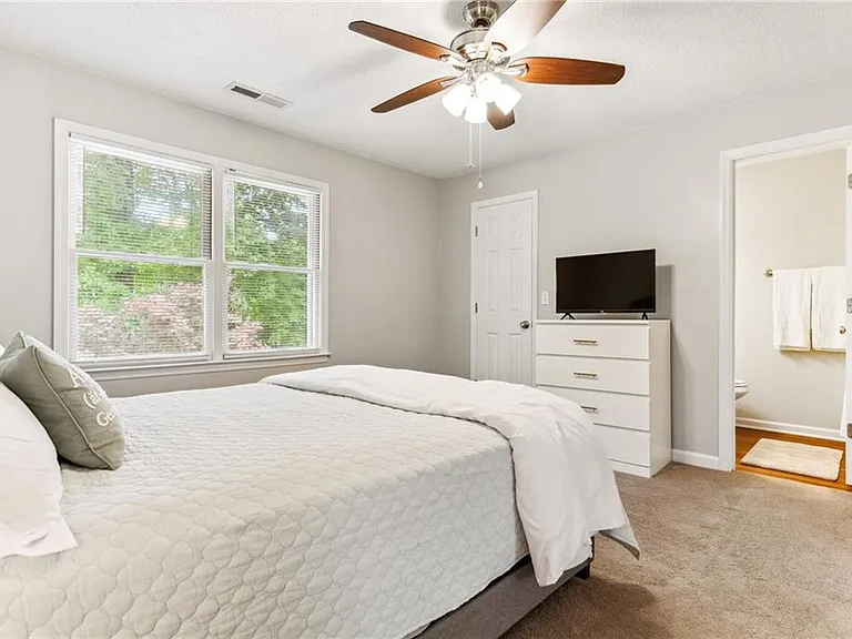 1166 Magnolia Way SE — Photo 18