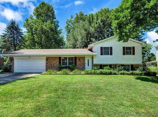 1005 Farmgate Dr, New Albany, IN 47150