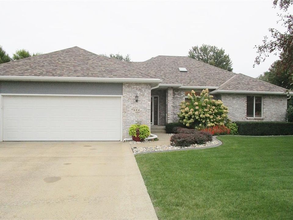 1st image of 604 S Ridge Dr