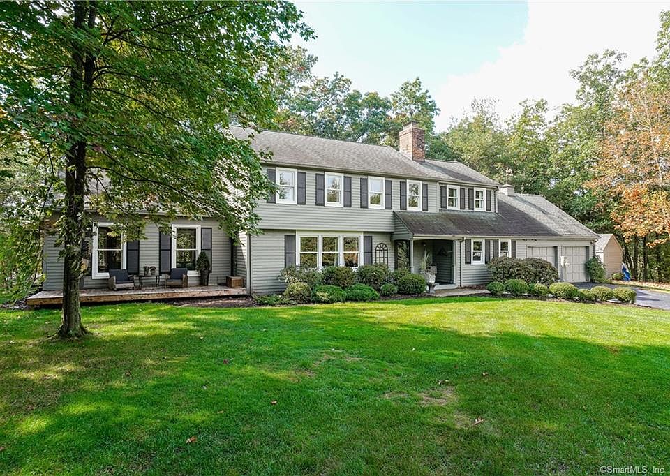 1st image of 8 Sherwood Ln