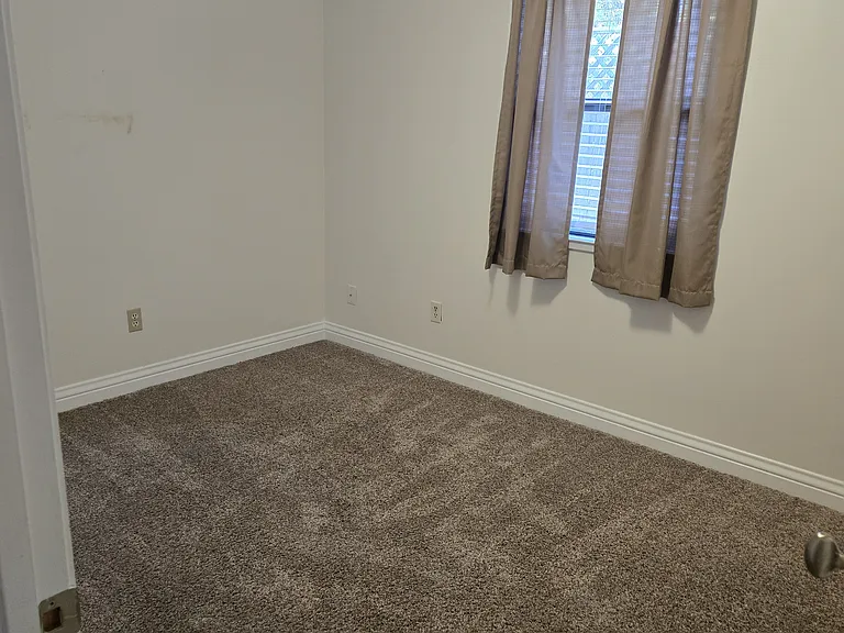 1428 Park Ave — Photo 16