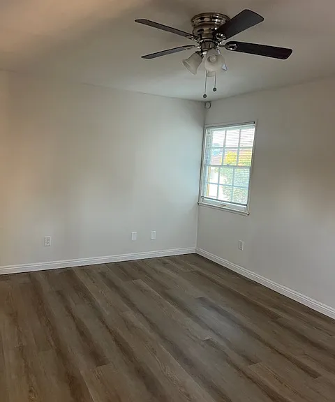522 La Verne St #19 — Photo 6