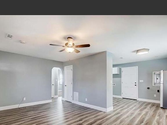 2nd image of 2528 Azelda St