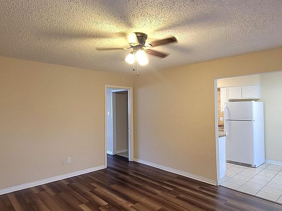 4th image of 202 Park Cir #3