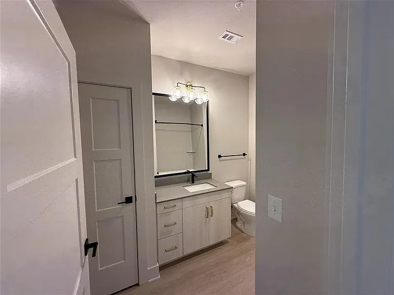 District on the Etowah Apartments — Photo 1171