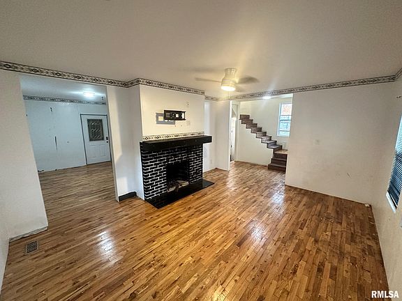 2nd image of 126 W Chambers St