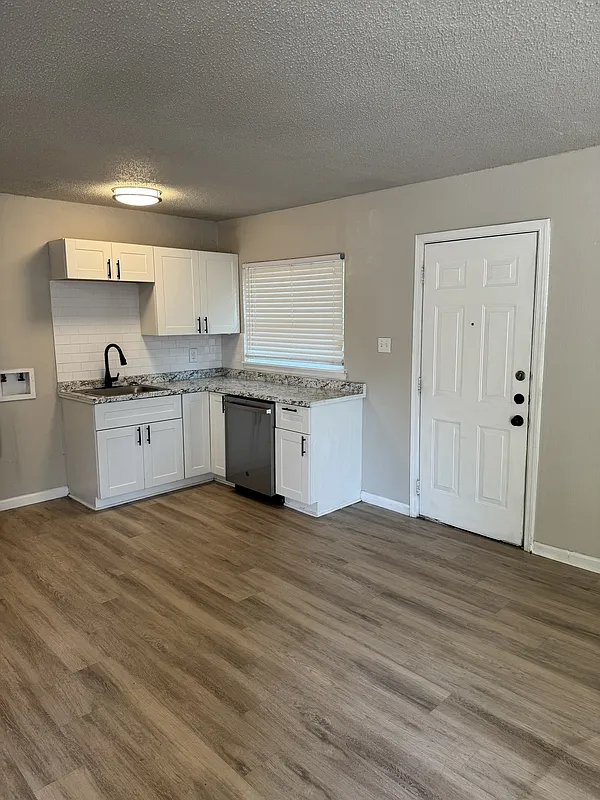 1 bed, 1.0 bath, 624 sqft, $1,200 — Photo 3