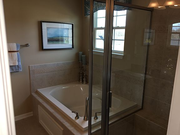 4th image of 502 Saddle Ridge Dr