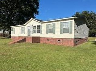 709 Valparaiso St, Wallace, NC 28466