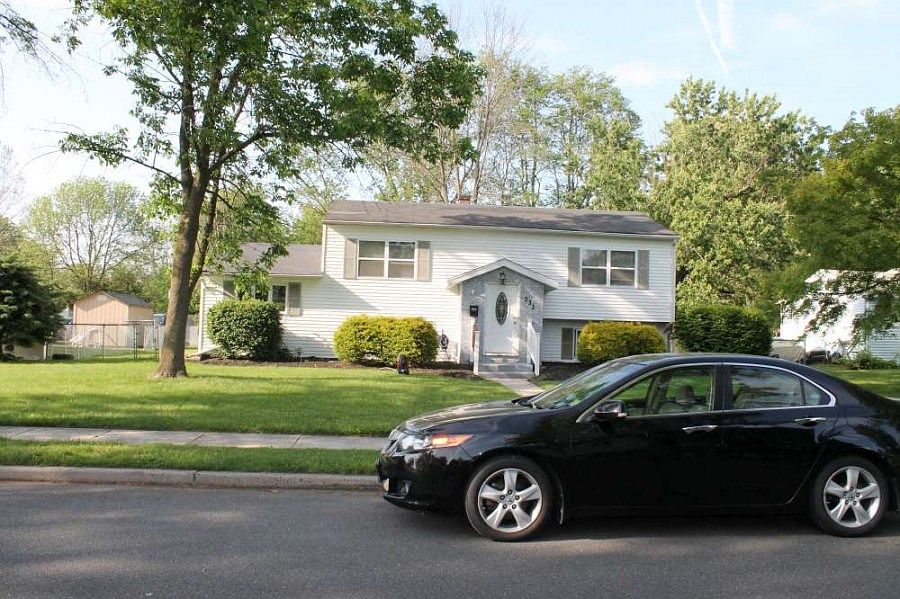 2nd image of 333 Yale Rd