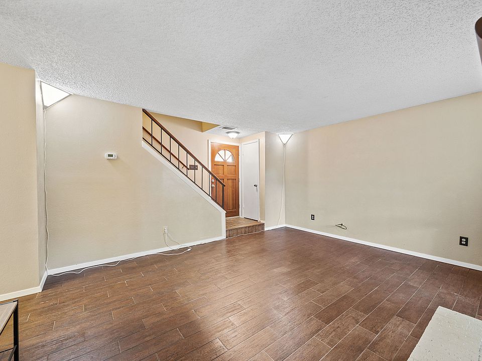 1st image of 3618 Corona Dr