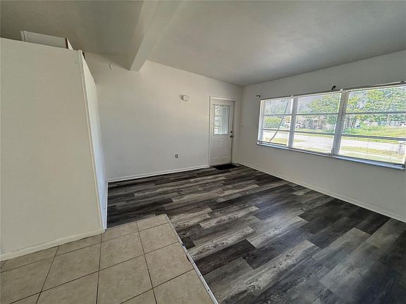 5th image of 3140 CRESTWOOD DRIVE