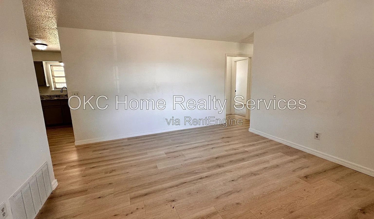 5 bed, 1.0 bath, 1638 sqft, $2,289 — Photo 3