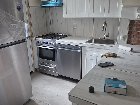 2nd image of 338 New York Ave APT 1R