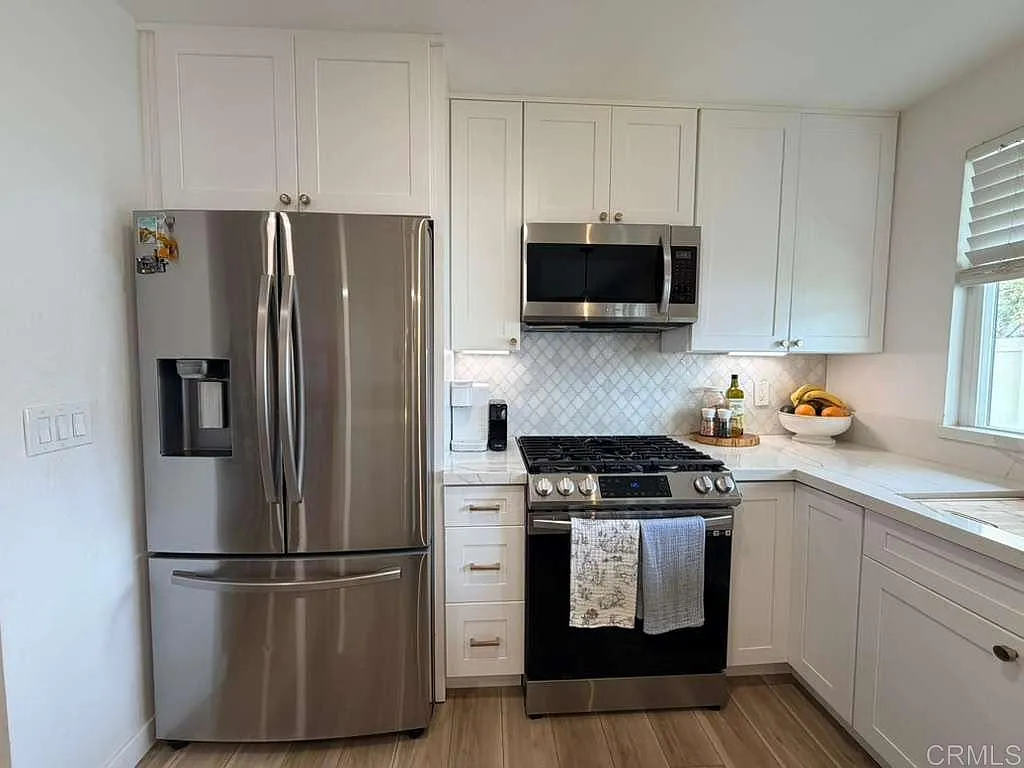2 bed, 2.0 bath, 1074 sqft, $3,200 — Photo 4